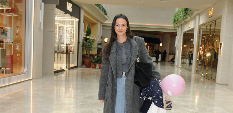 HANDE SORAL      SETTE AĞLIYORUZ DA GÜLÜYORUZ DA