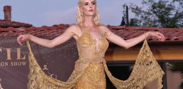 Wilma Elles Başarılı oyuncu ev parasına elbise giydi! 1,5 kilo altın kullanıldı