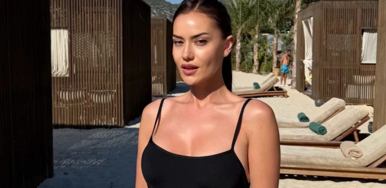 Fahriye Evcen’den Tepki Çeken Tatil Pozu!