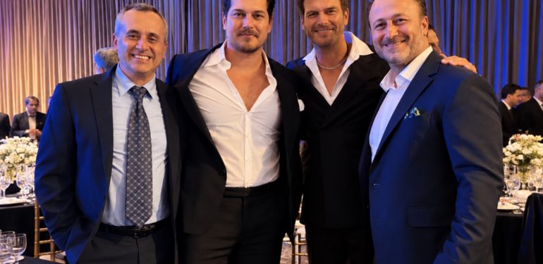Çağatay Ulusoy ve Kıvanç Tatlıtuğ Aynı Düğünde Buluştu!